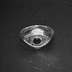 Black Eye Ring